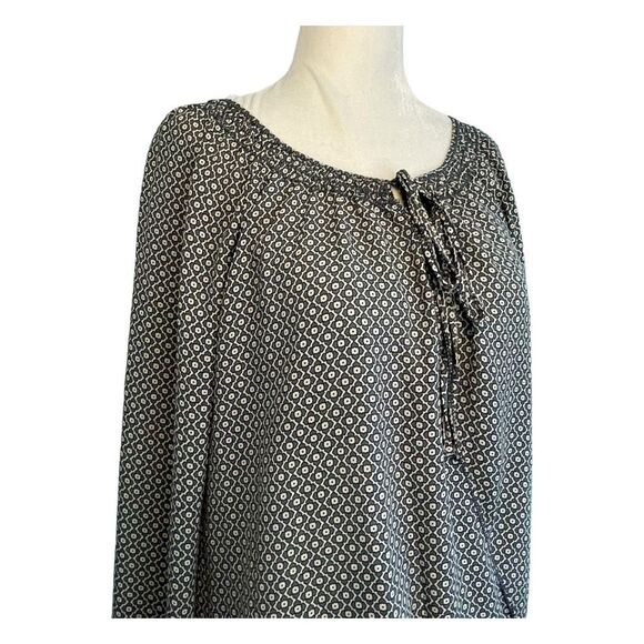 Max Studio Floral Print Blouse Blue Gray Chiffon Faux Wrap Long Sleeve V-Neck S - Picture 3 of 11